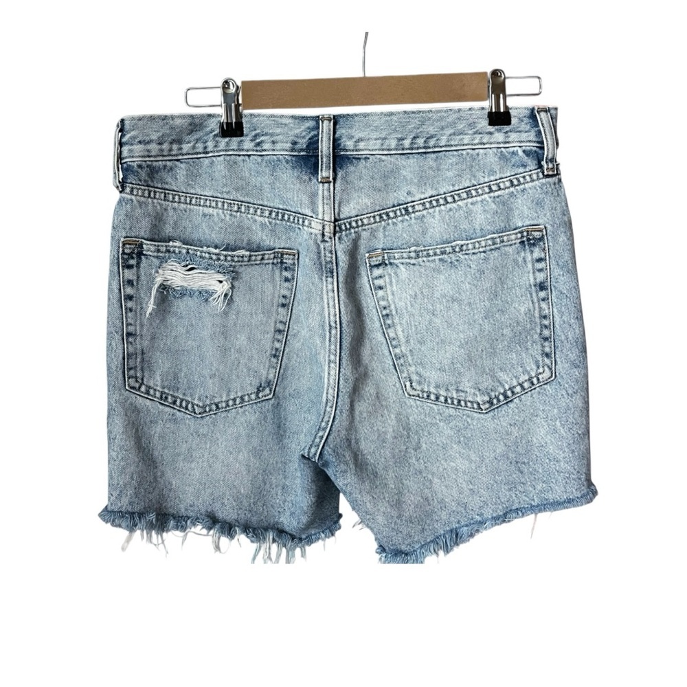 GAP size 8 Petite Blue Loose Bermuda Mid Rise Distressed Denim Shorts - Picture 2 of 8